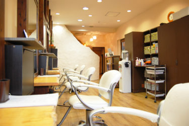 恋愛最強パワースポットの「美容院」のスピリチュアル的な魅力や得られる効果